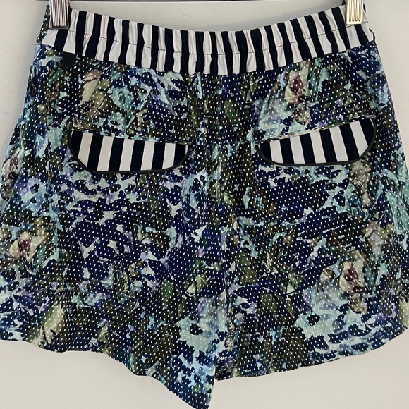 Lululemon Skort - Size 4 - Picture 2 of 5